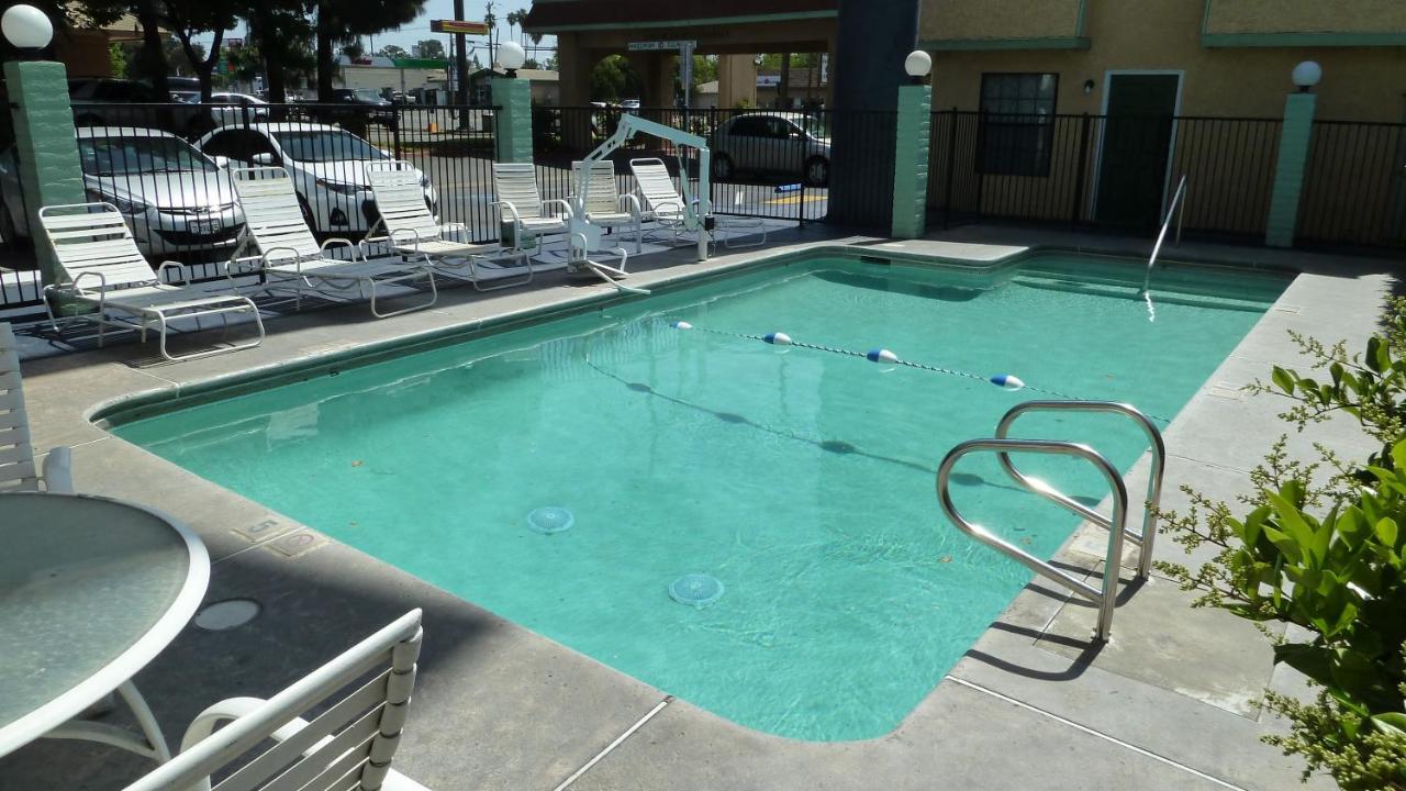 Motel Ambassador 2*